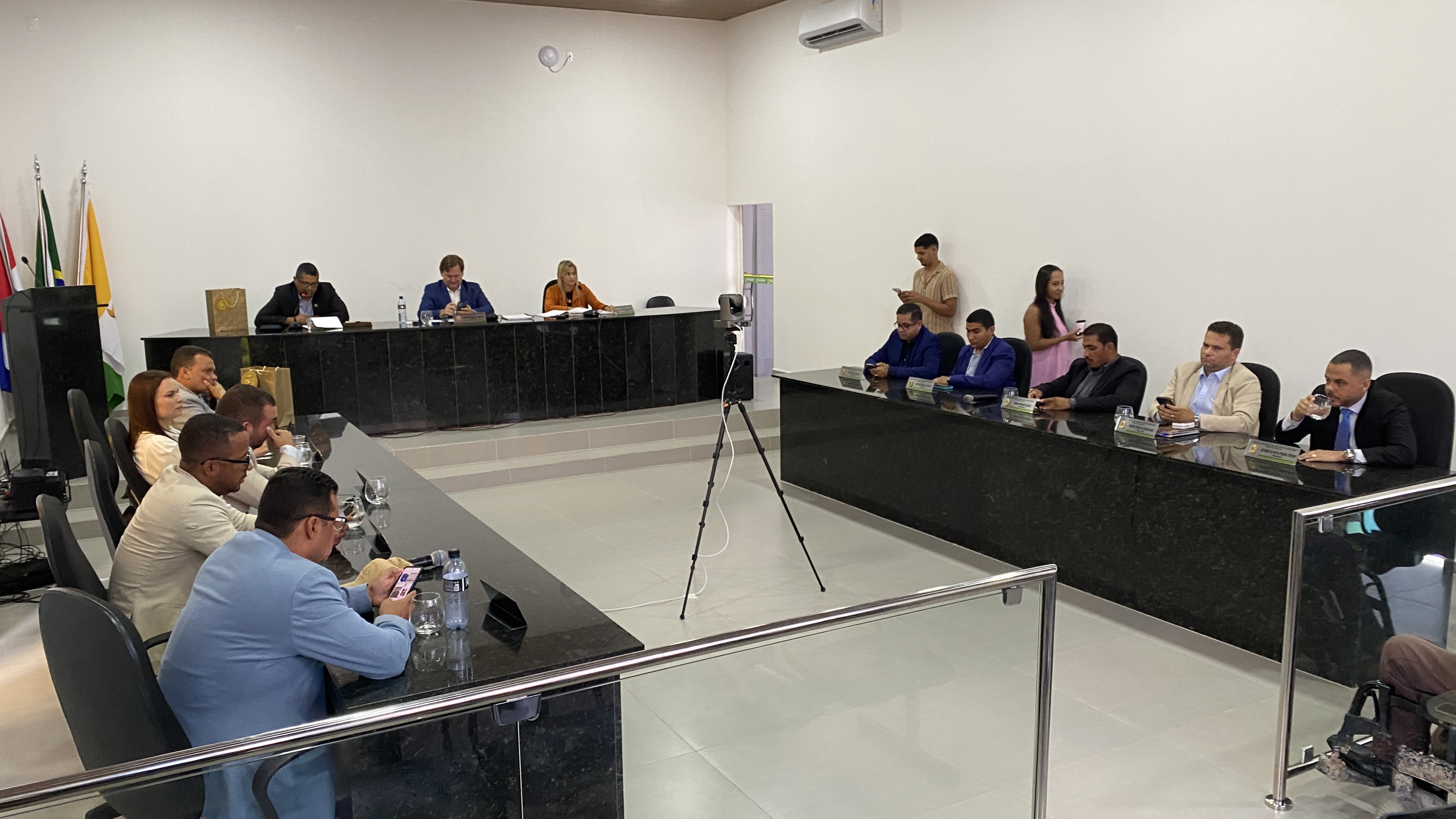 Câmara Municipal realiza 09ª Sessão Ordinária com votação de requerimentos e emenda à Lei Orgânica